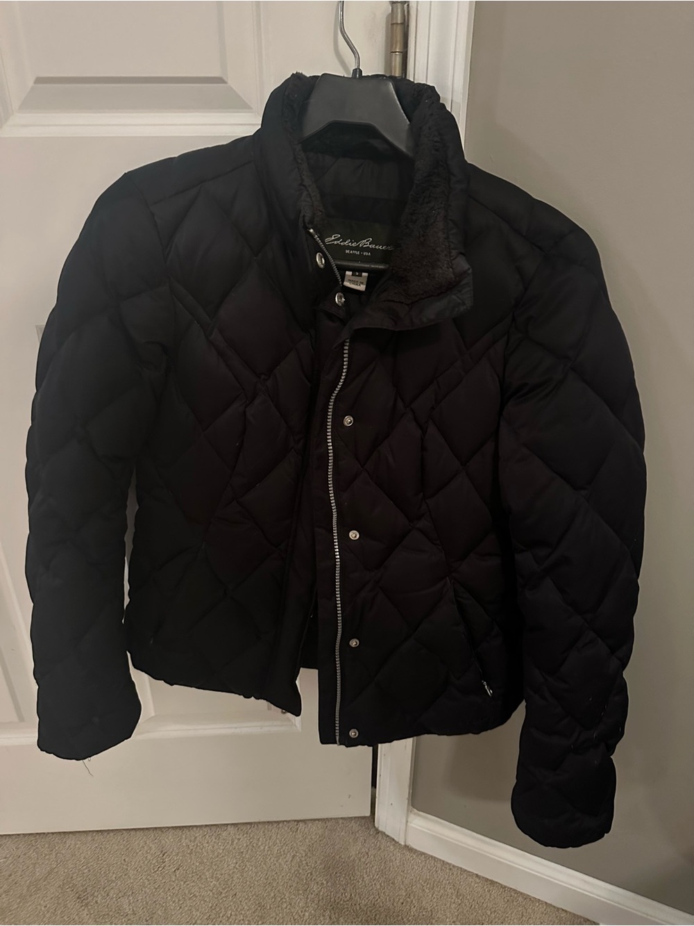 Eddie Bauer Women’s Black Diamond-Quilt Puffer Jacket. Size S
